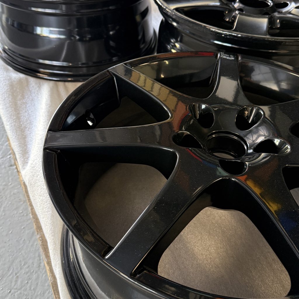 Jantes de voiture thermolaquées noires